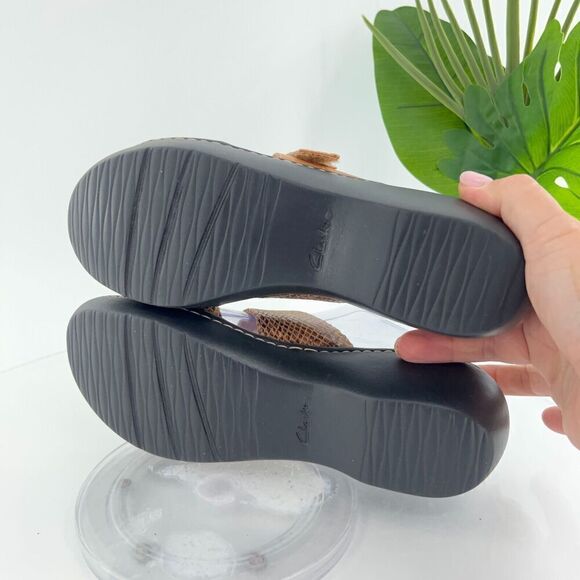 Clarks Women's Delana Fenela Sandal Size 8 Strappy Slide  Leather Casual Shoe - Picture 8 of 14